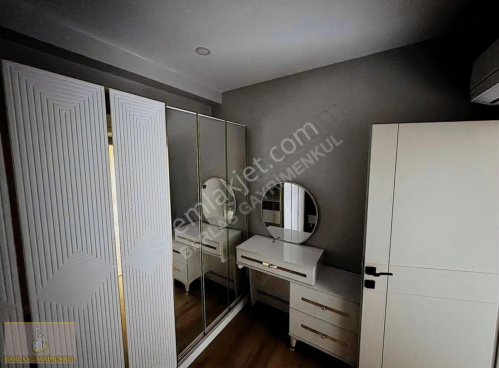 Altıntaş Mahallesinde Yola Yakın Havuzlu Lüks Satılık 2+1 Daire - Görsel 18