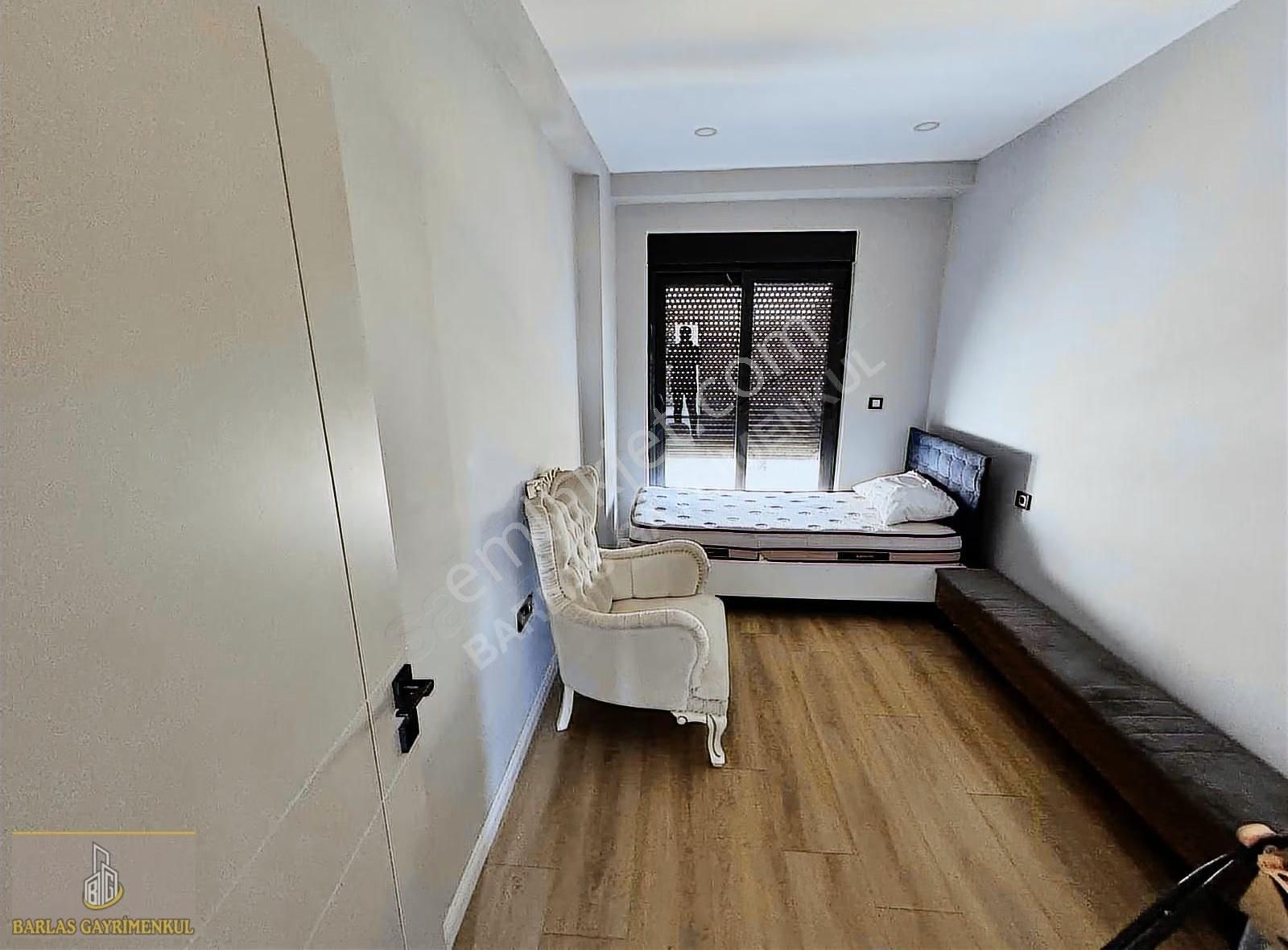 Altıntaş Mahallesinde Yola Yakın Havuzlu Lüks Satılık 2+1 Daire - Görsel 14