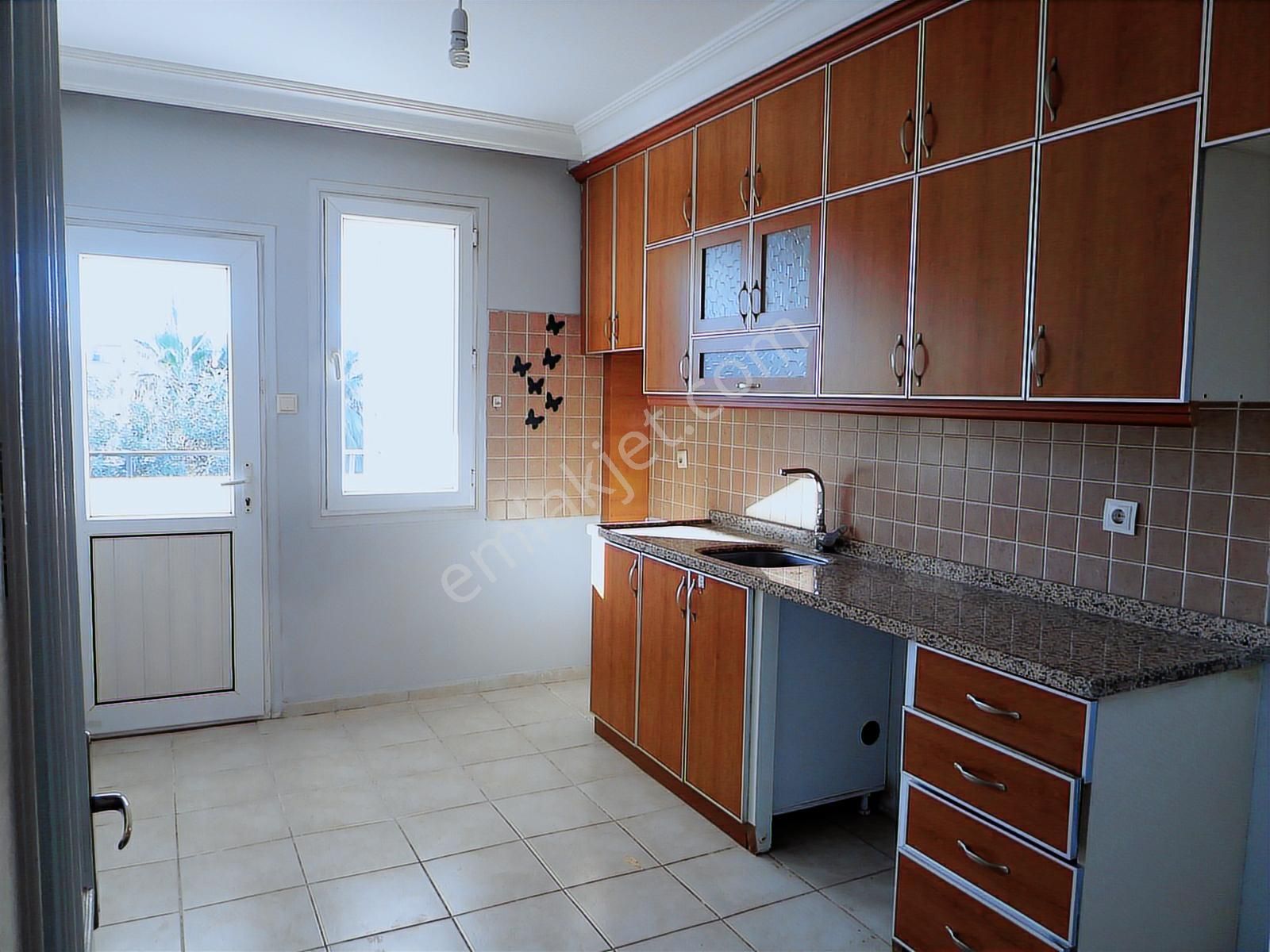 2000 Evlerde Bulvar Üzeri Merkezi Yerde Kiralık Daire. - Görsel 14