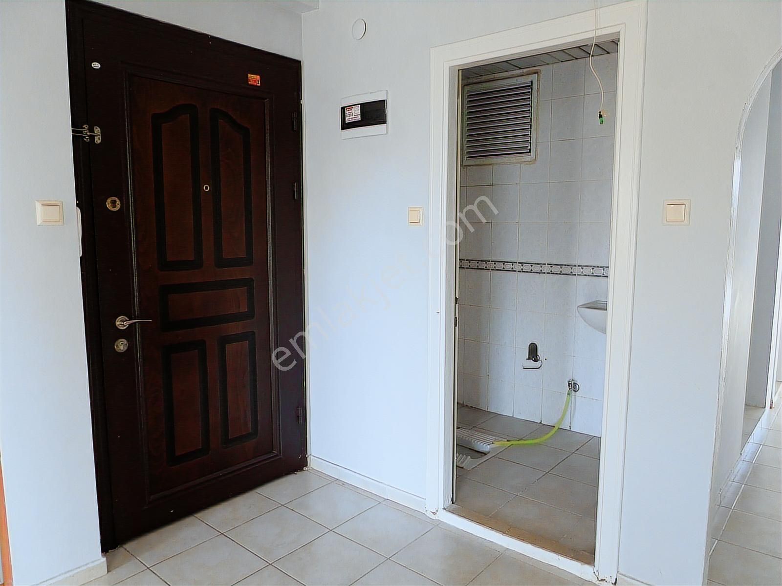 2000 Evlerde Bulvar Üzeri Merkezi Yerde Kiralık Daire. - Görsel 15