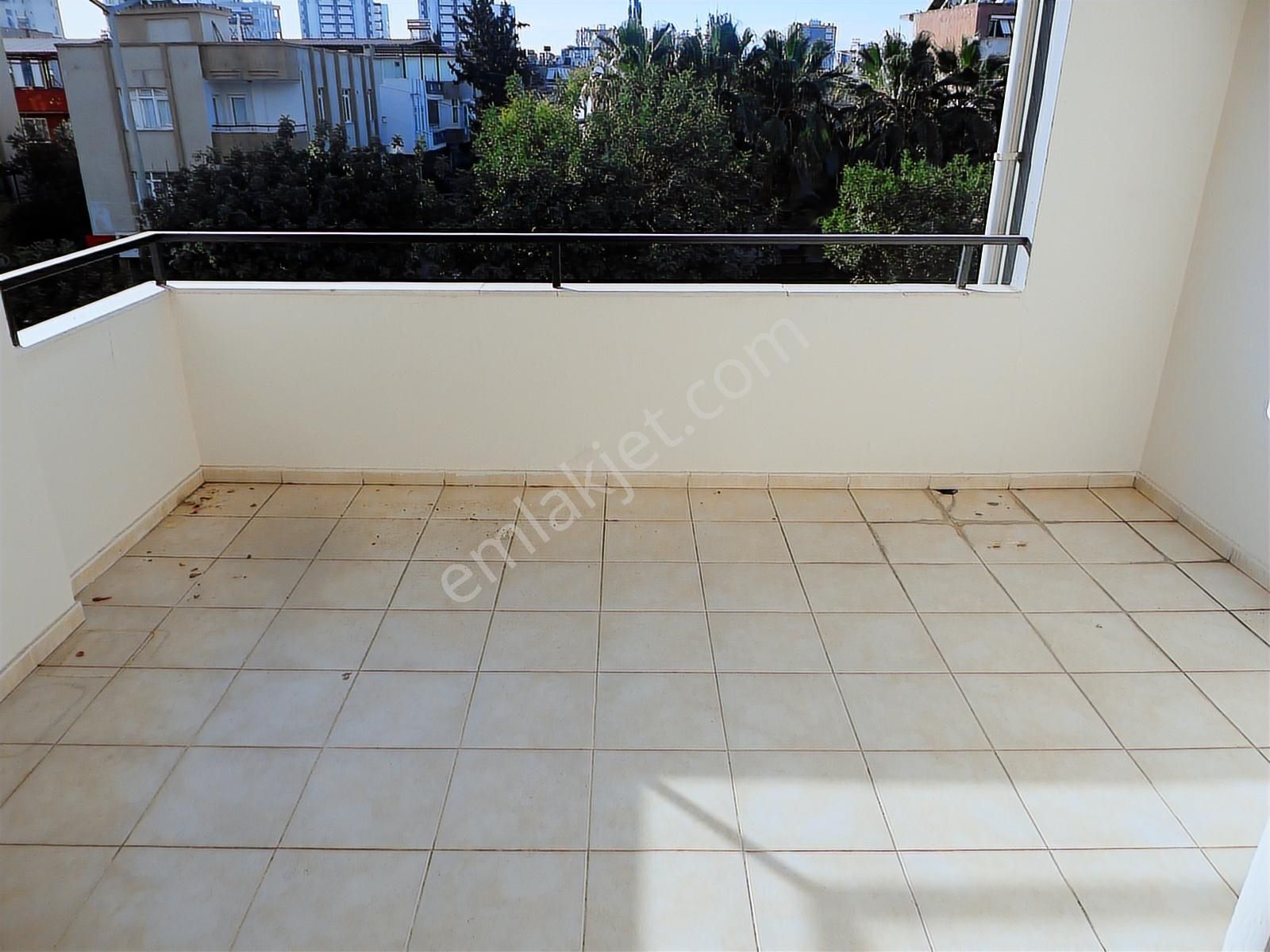 2000 Evlerde Bulvar Üzeri Merkezi Yerde Kiralık Daire. - Görsel 6