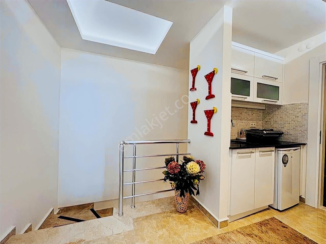 Alanya Merkezde Ful Eşyalı Satılık 3+1 Dubleks Daire - Görsel 2