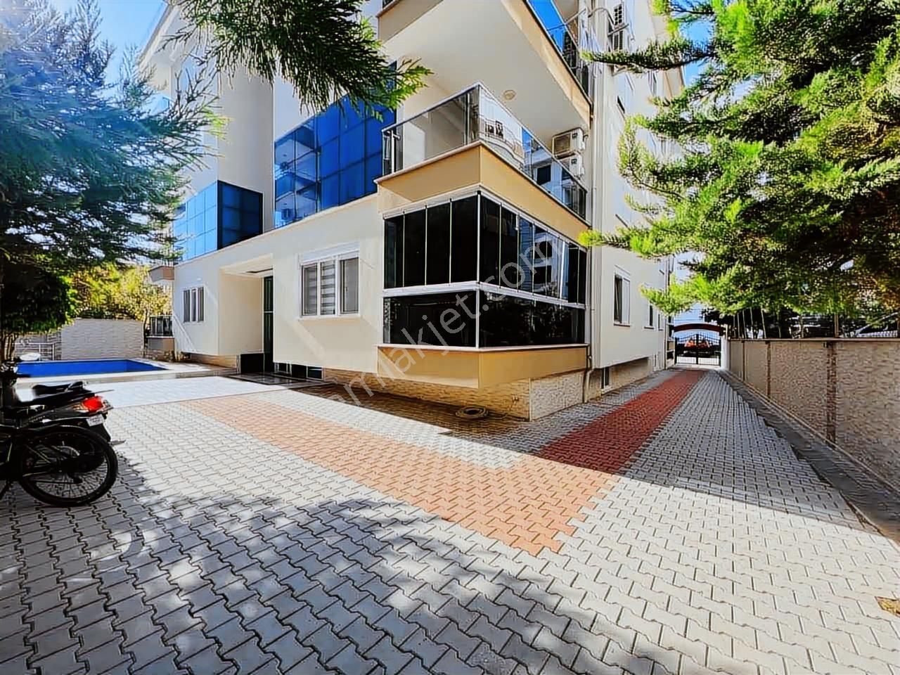 Alanya Merkezde Ful Eşyalı Satılık 3+1 Dubleks Daire - Görsel 3