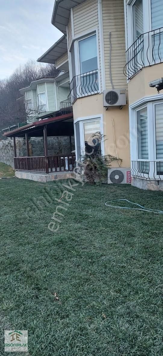 Site İçi Göl Manzaralı 4+1 Trıplex Villa Eşyalı Kiralık
