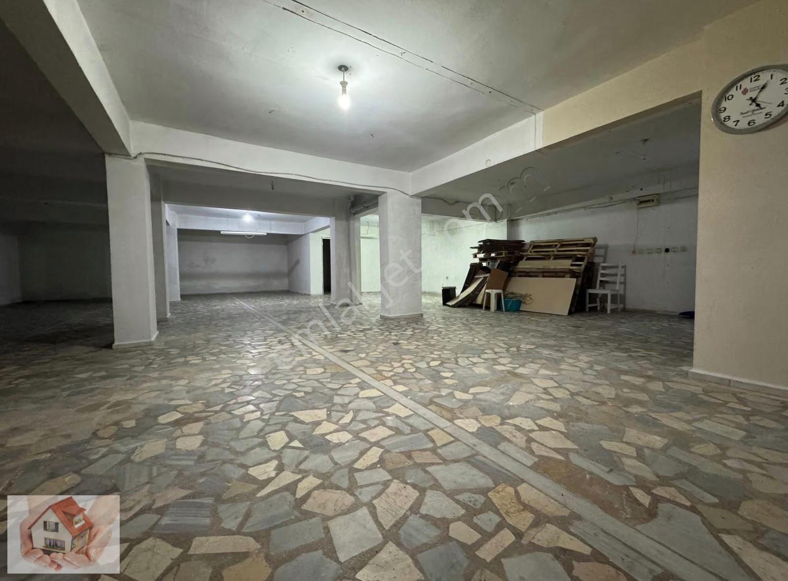 Doğuştan Armağanevlerde Kiralık Dükkan Depo 175 M 35.000 ₺ - Görsel 19