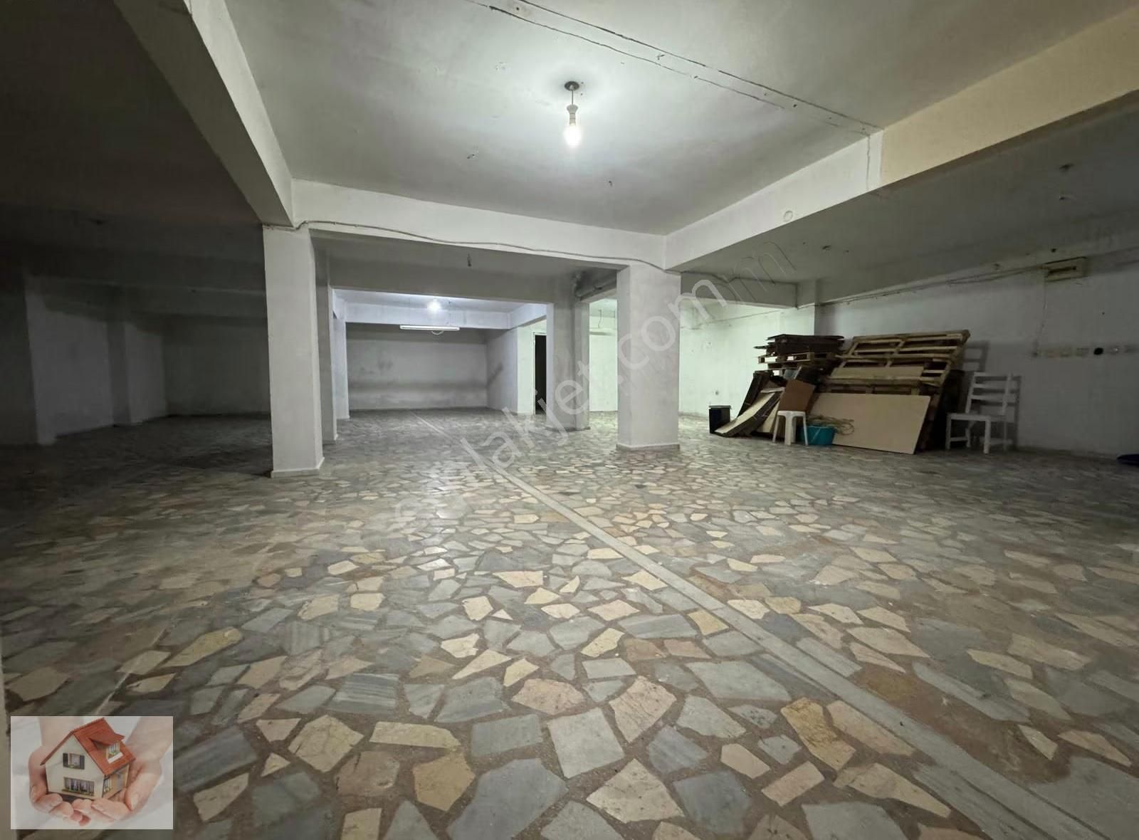 Doğuştan Armağanevlerde Kiralık Dükkan Depo 175 M 35.000 ₺ - Görsel 17