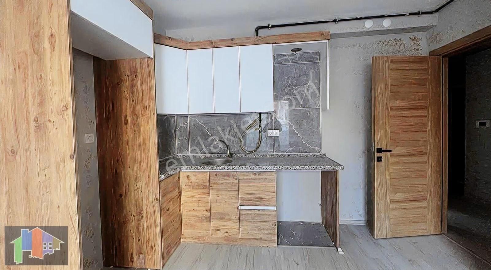 Bornova Mevlana Mah. Üniversite Kampüsü Yakın 1+1 Satılık Daire