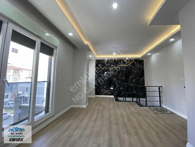 Cemil Meriç'te Metroya Yakın, Lüks İşçilikli, 3+1 Ters Dubleks