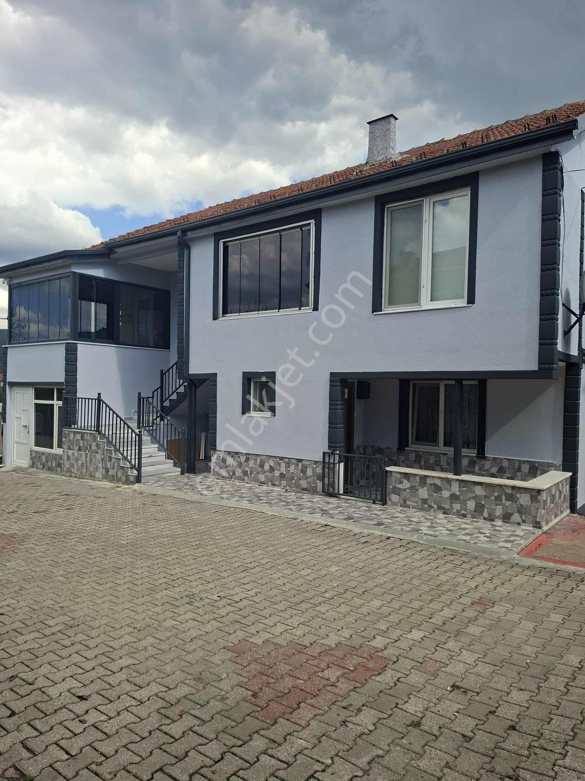 Ruşen Aydın Gyd'dan Kaynaşlı Karaçalı'da Arsası İle Satılık Ev - Görsel 9