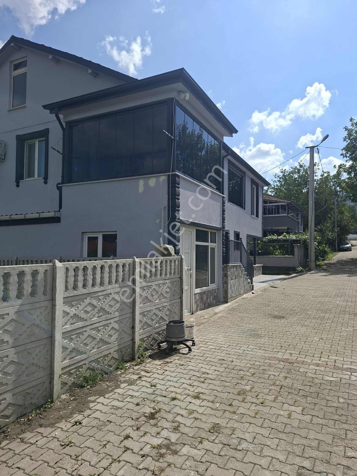 Ruşen Aydın Gyd'dan Kaynaşlı Karaçalı'da Arsası İle Satılık Ev - Görsel 18