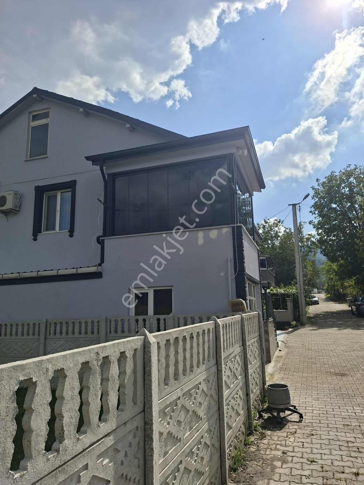 Ruşen Aydın Gyd'dan Kaynaşlı Karaçalı'da Arsası İle Satılık Ev - Görsel 8