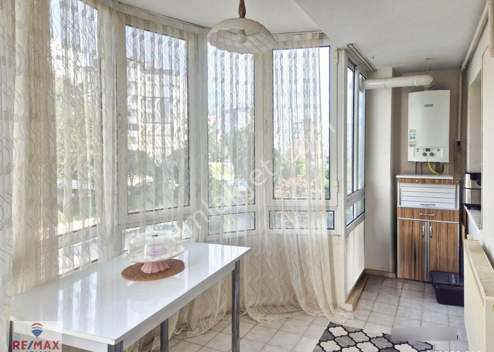 İzmir Bornova Evka-4 Mahallesinde Satılık 3+1 Daire - Görsel 2