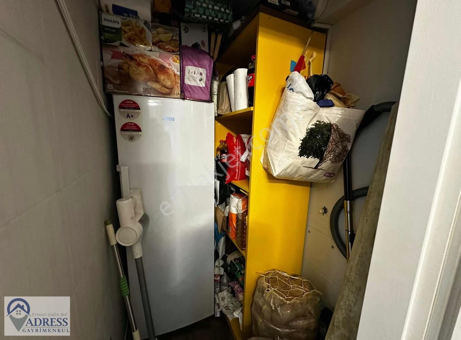 Ekşioğlu Birlik Sitesinde İçi Komple Yenilenmiş Büyük M2 3+1 - Görsel 3