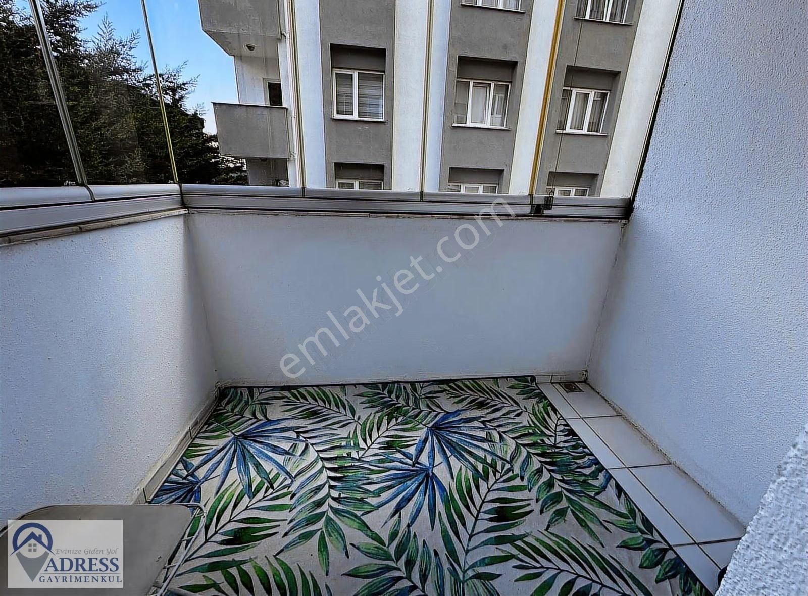 Ekşioğlu Birlik Sitesinde İçi Komple Yenilenmiş Büyük M2 3+1 - Görsel 12