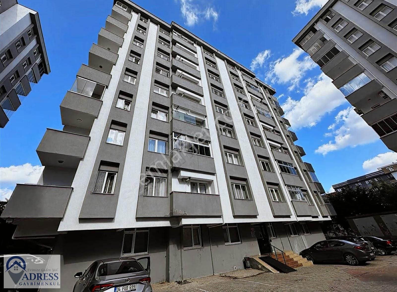 Ekşioğlu Birlik Sitesinde İçi Komple Yenilenmiş Büyük M2 3+1