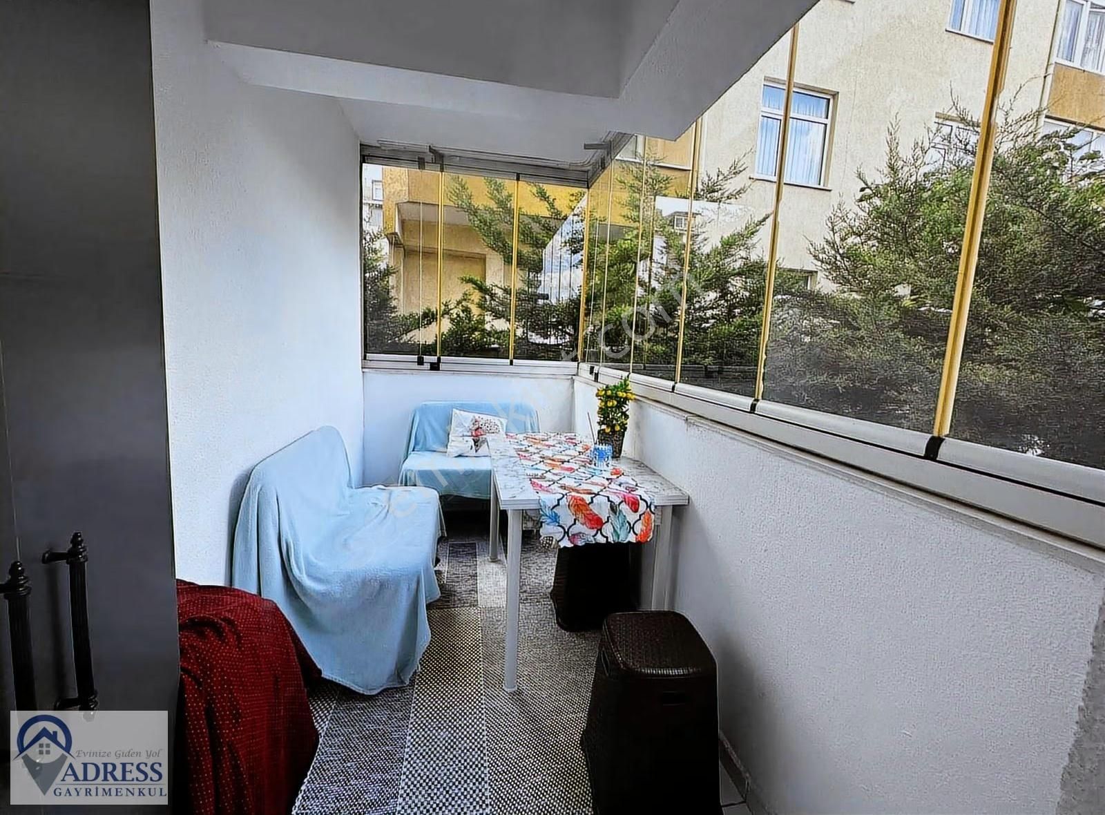 Ekşioğlu Birlik Sitesinde İçi Komple Yenilenmiş Büyük M2 3+1 - Görsel 33