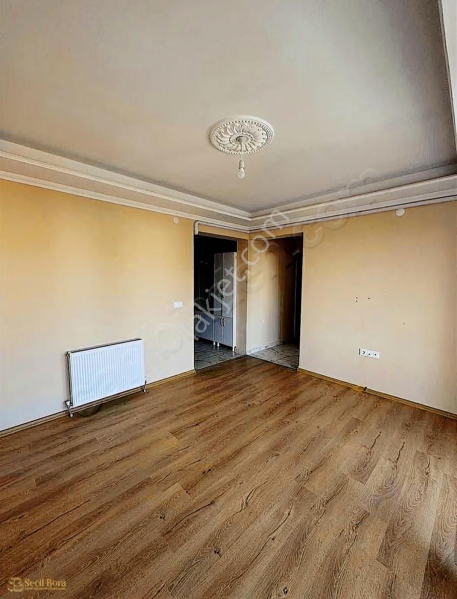 Seçil Bora'dan Merkez'de Kiralık 1+1 Daire - Görsel 3