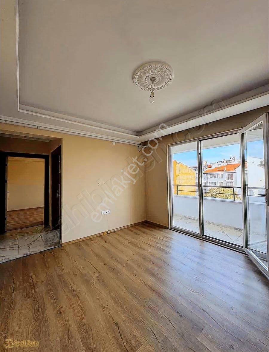 Seçil Bora'dan Merkez'de Kiralık 1+1 Daire - Görsel 4
