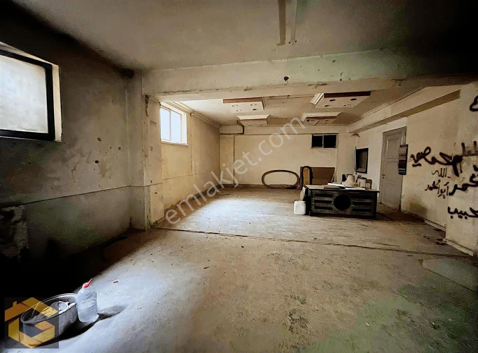 Siteler'de 380m Kiralık Bodrum - Görsel 3