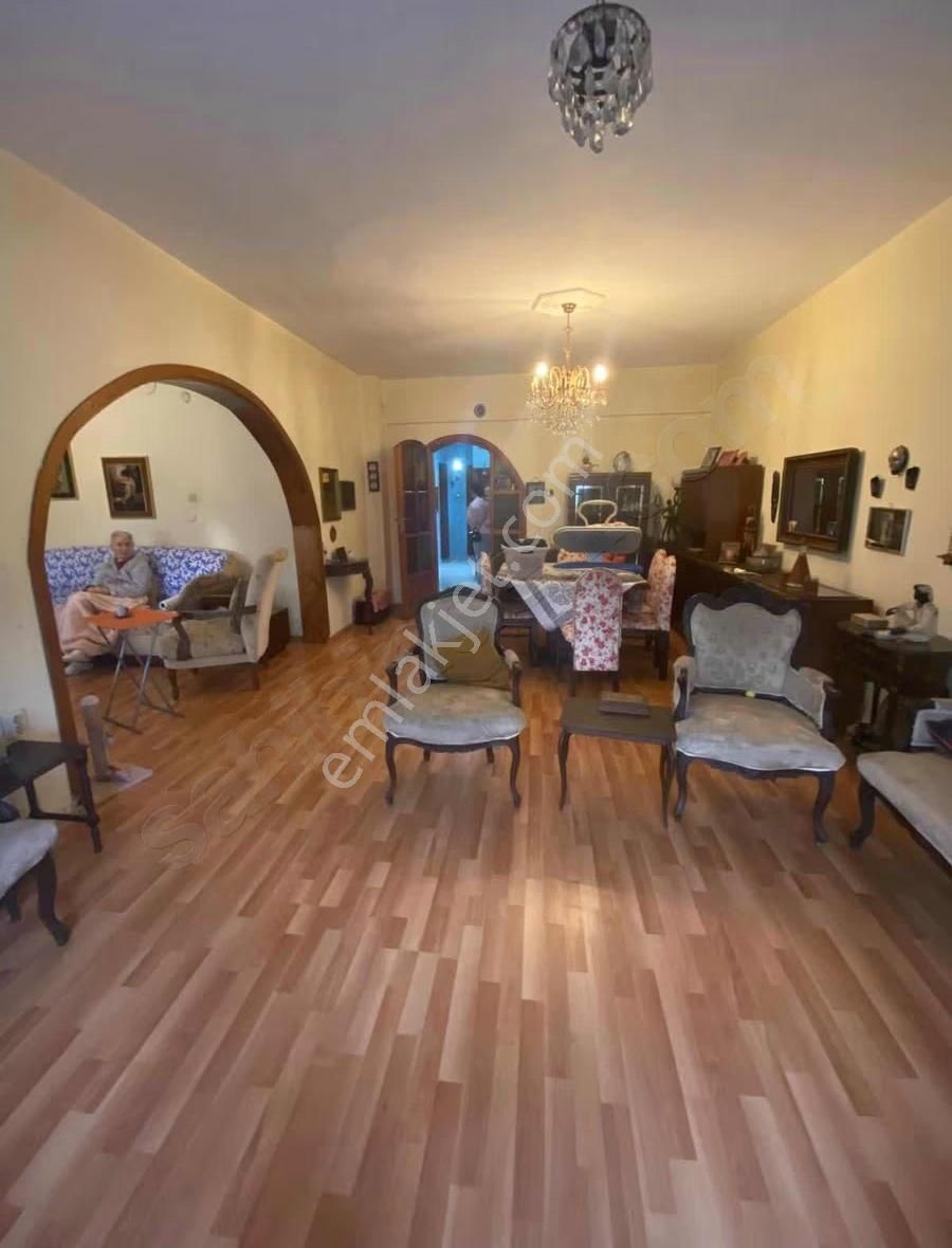 Saray Mah Atatürk Cad Satılık 3+1 Ayrı Mutfak Daire Denize 250m - Görsel 4