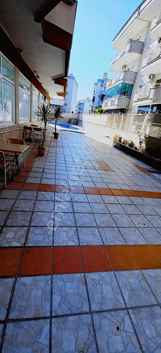 Oba Mah Satılık 1+1 Havuzlu Eşyalı Daire Denize 500m - Görsel 2