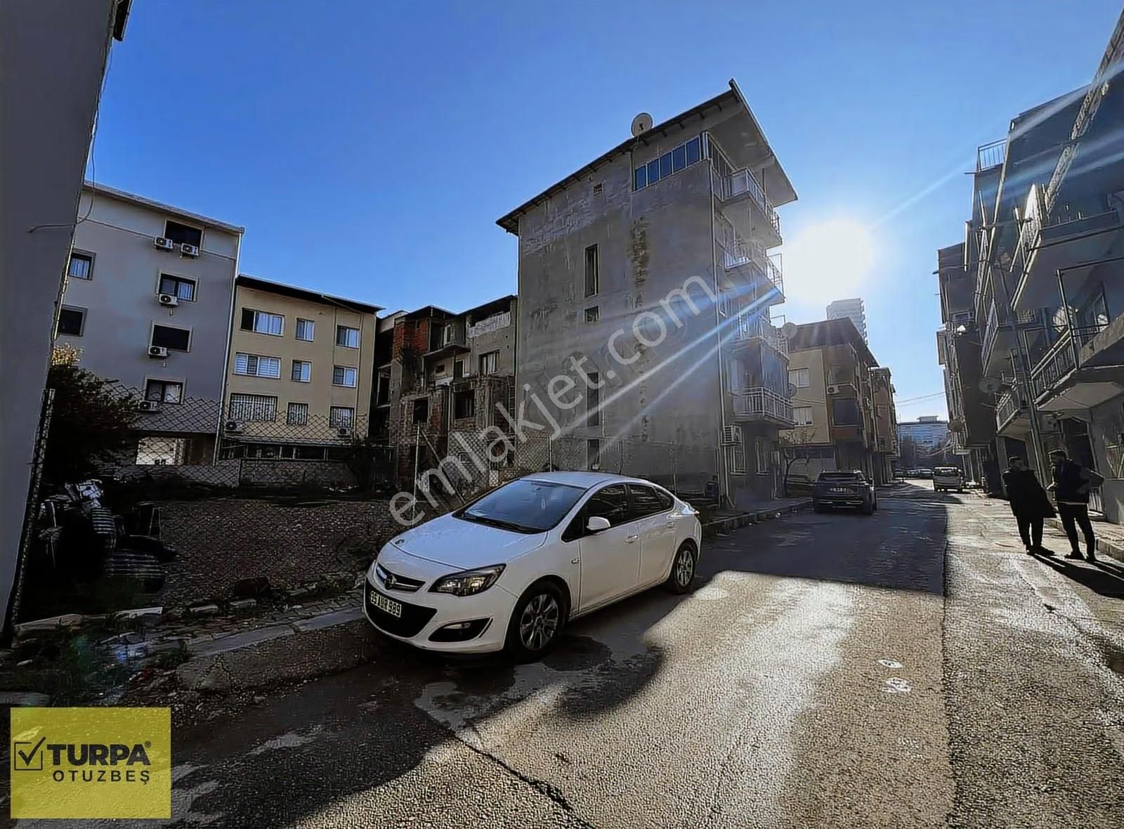 Turpa Otuzbeş'ten Bornova Yeşilova'da Satılık İmarlı Arsa - Görsel 17