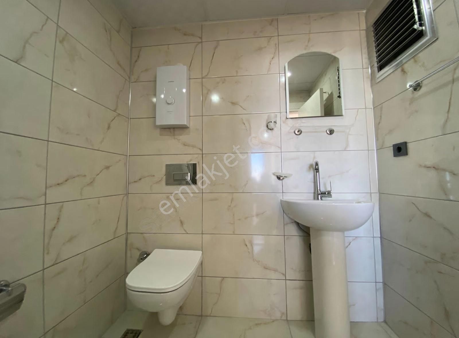 Pazarcı Mahallesinde Kiralık 2+1 Havuzlu Daıre - Görsel 3