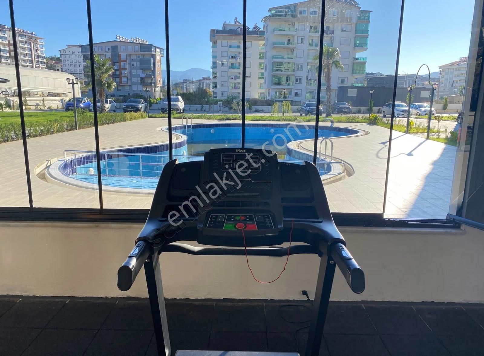 Pazarcı Mahallesinde Kiralık 2+1 Havuzlu Daıre