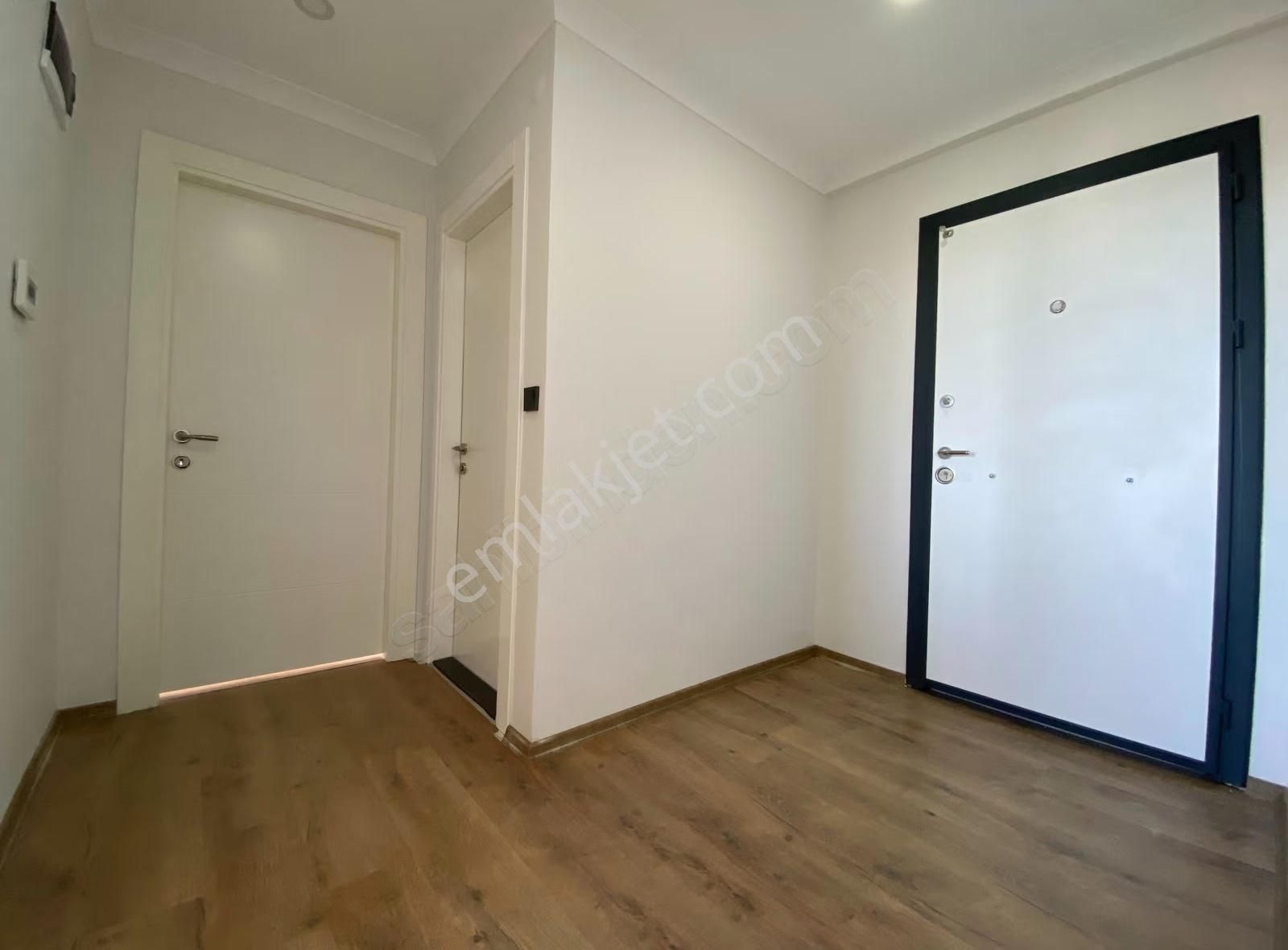 Pazarcı Mahallesinde Kiralık 2+1 Havuzlu Daıre - Görsel 14