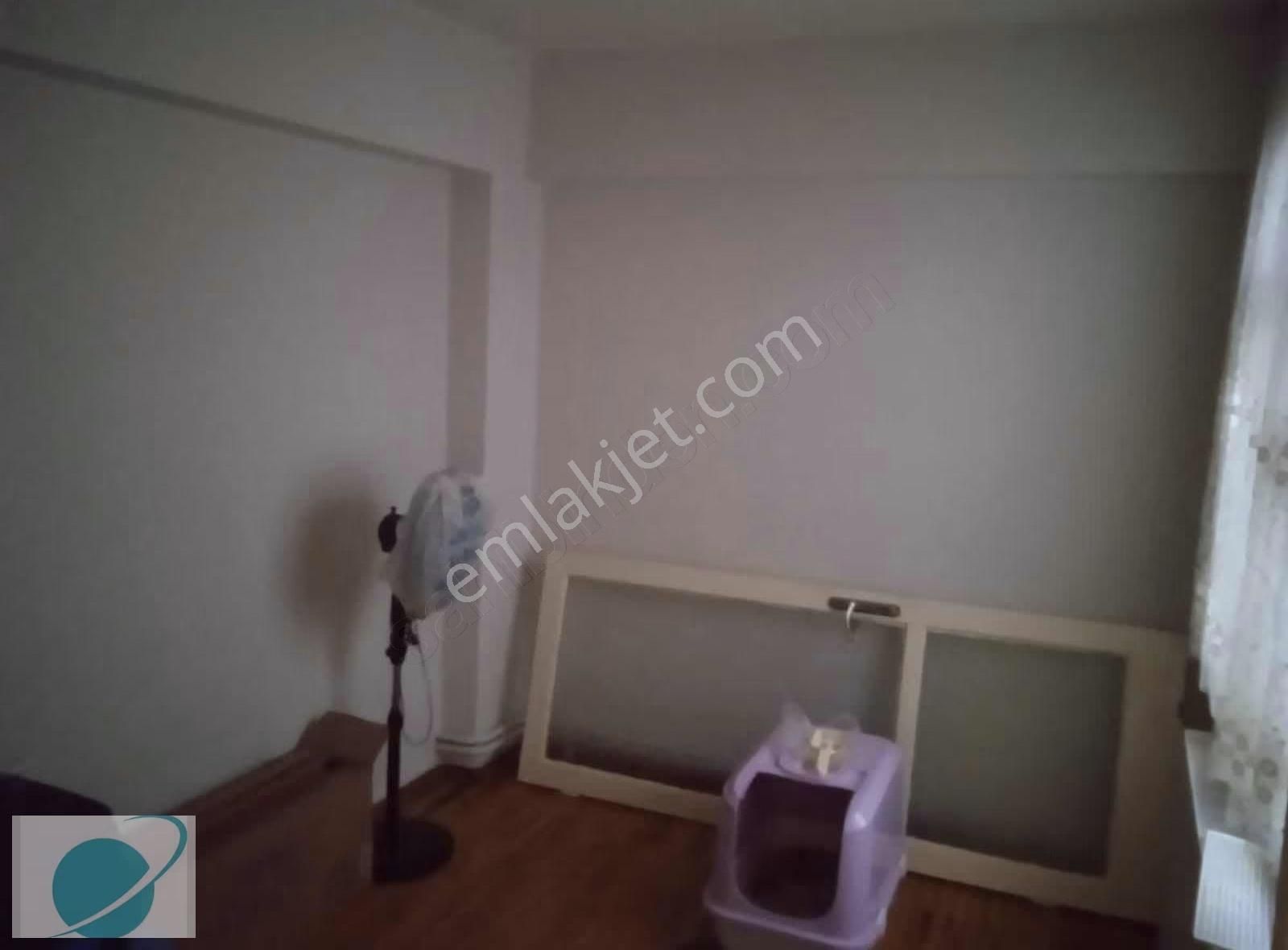 Karşıyaka Kilise Sokağında Satılık 3+1 Daire - Görsel 16