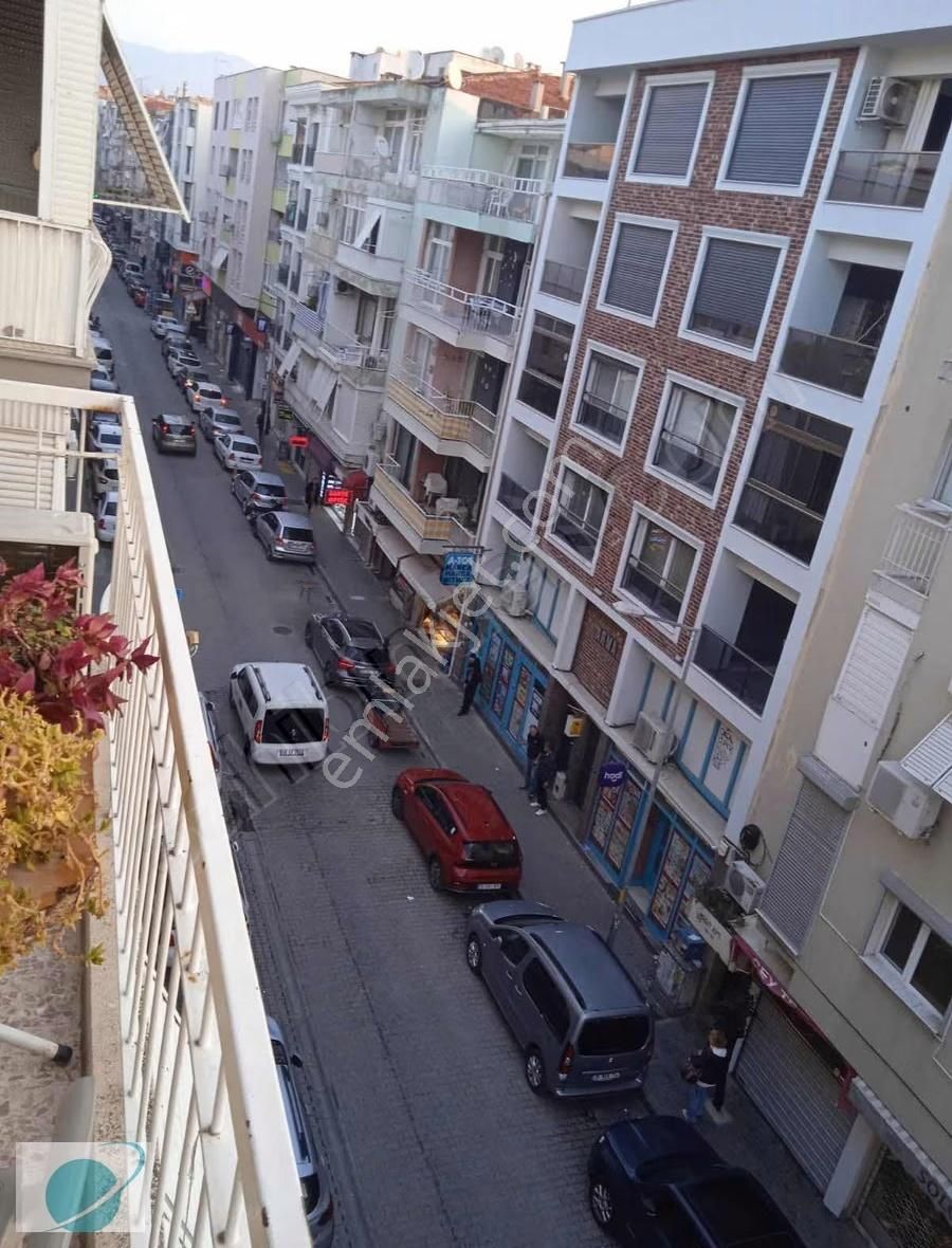 Karşıyaka Kilise Sokağında Satılık 3+1 Daire - Görsel 26