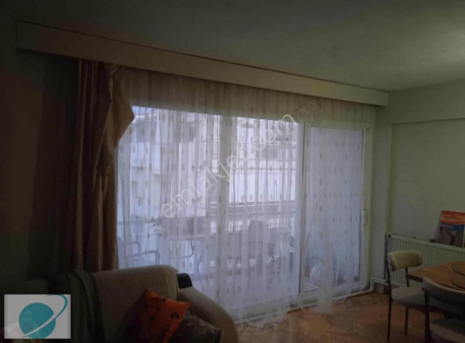 Karşıyaka Kilise Sokağında Satılık 3+1 Daire - Görsel 2