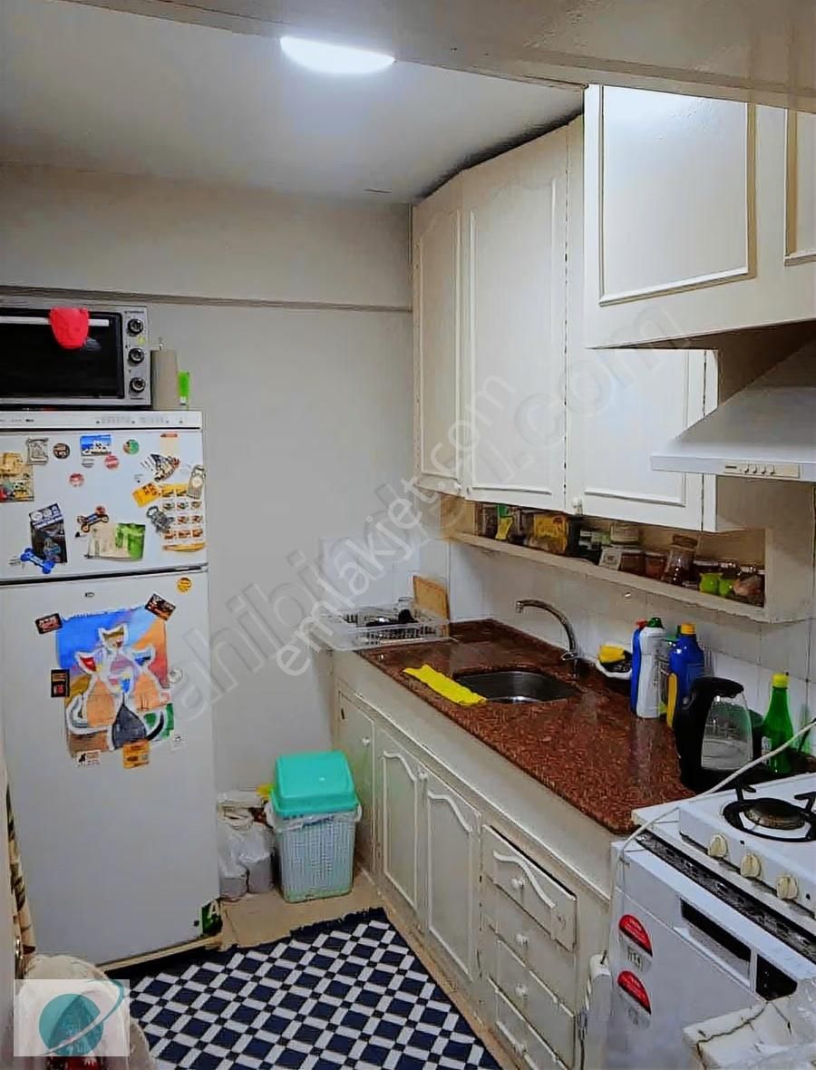 Karşıyaka Kilise Sokağında Satılık 3+1 Daire - Görsel 6