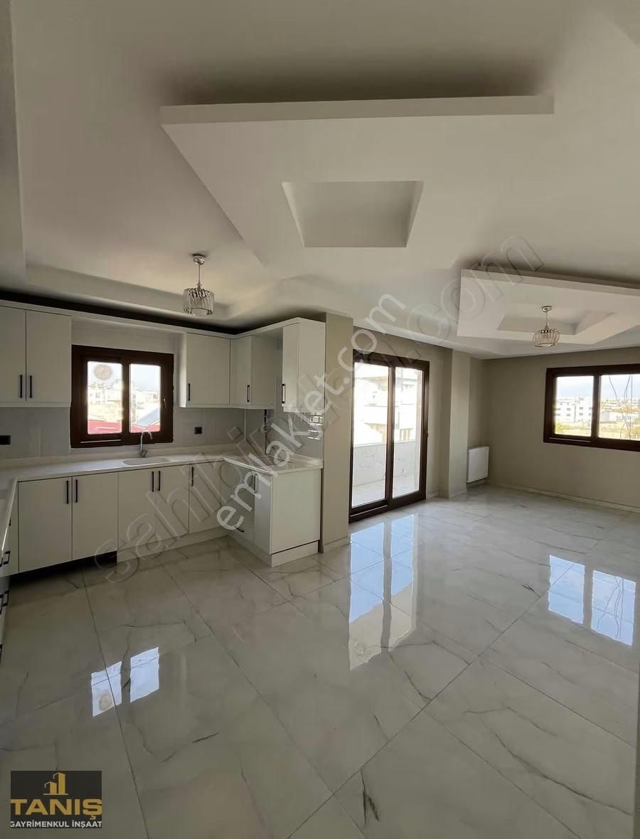 Yüreğir Yenidoğan Mah Kiralık 1+1 Geniş Oturumlu Ve Doğalgazılı - Görsel 24