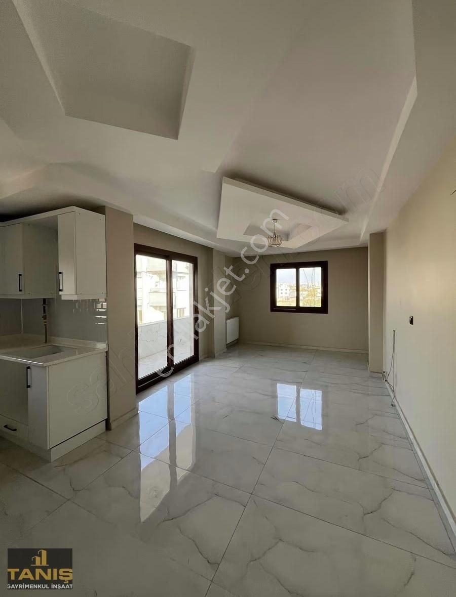 Yüreğir Yenidoğan Mah Kiralık 1+1 Geniş Oturumlu Ve Doğalgazılı