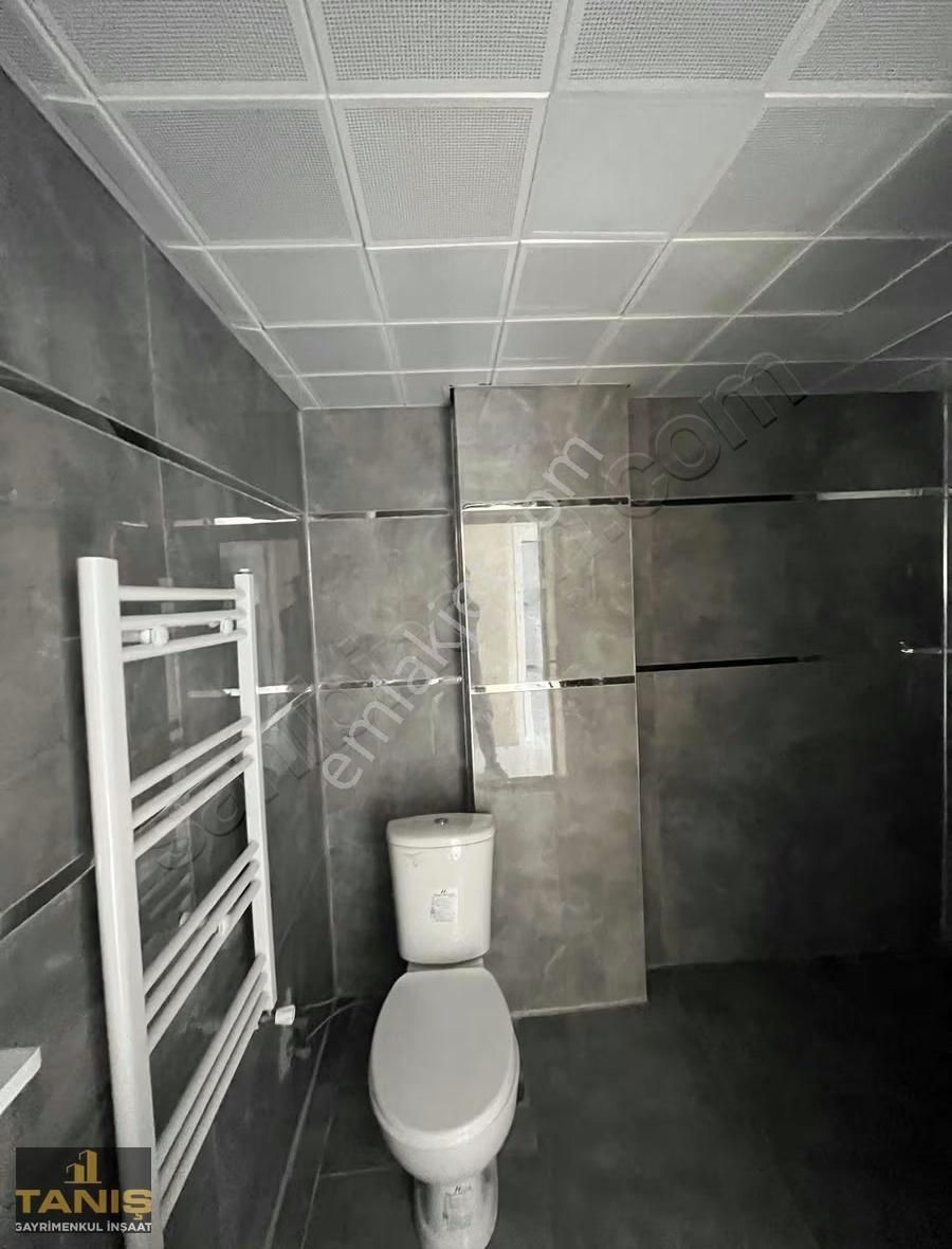Yüreğir Yenidoğan Mah Kiralık 1+1 Geniş Oturumlu Ve Doğalgazılı - Görsel 15