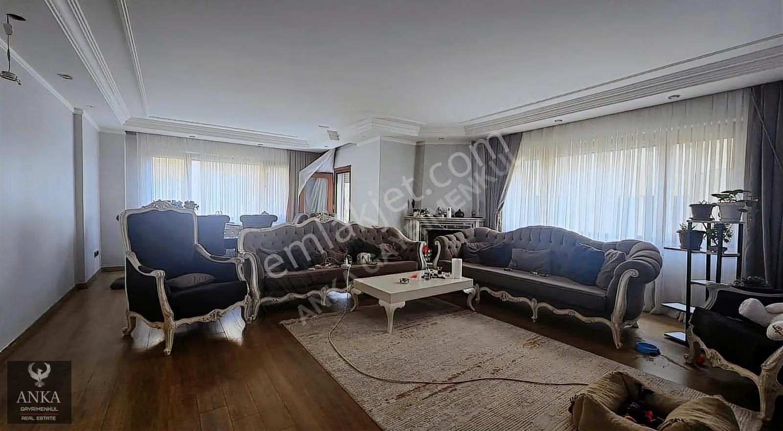 Florya Basınköy' De Satılık Bahçe Kullanımlı 4+1 Ters Dubleks