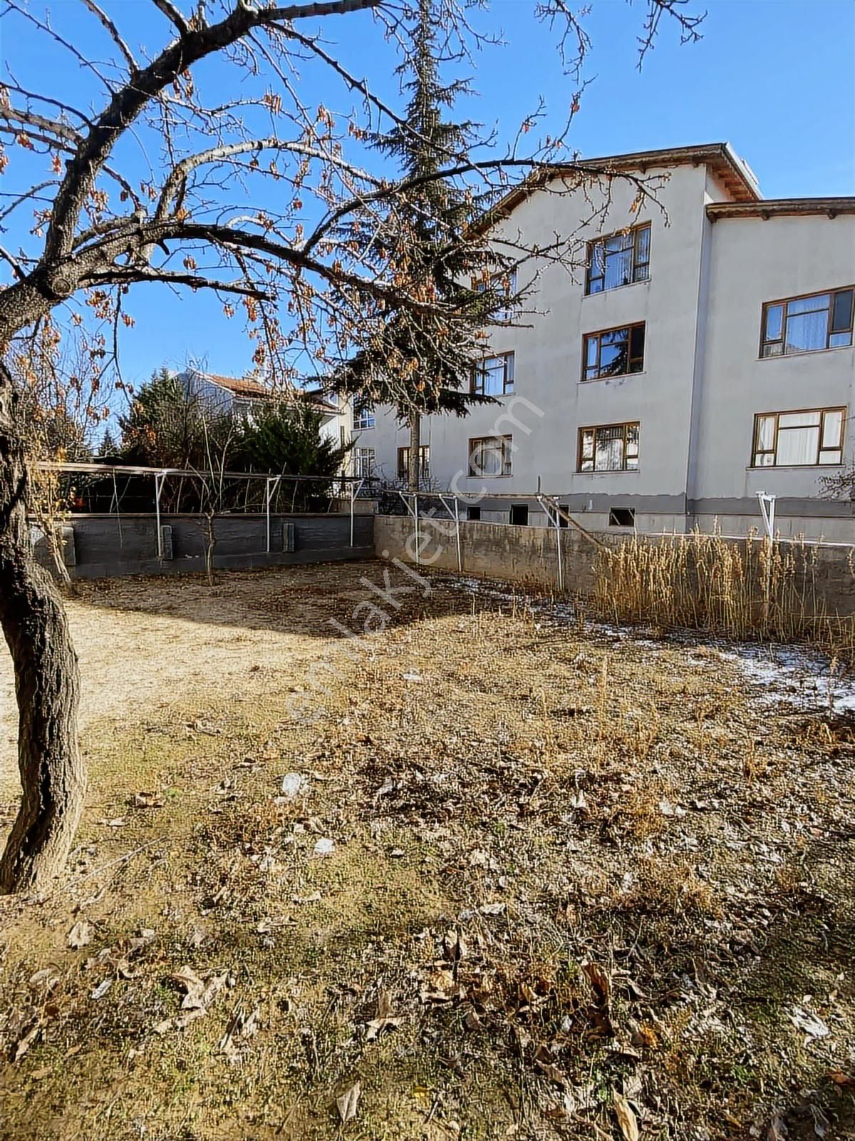 Meram Diltaş Yanı Kiralık 2.5 Katlı Bahçeli Geniş Müstakil Ev - Görsel 2