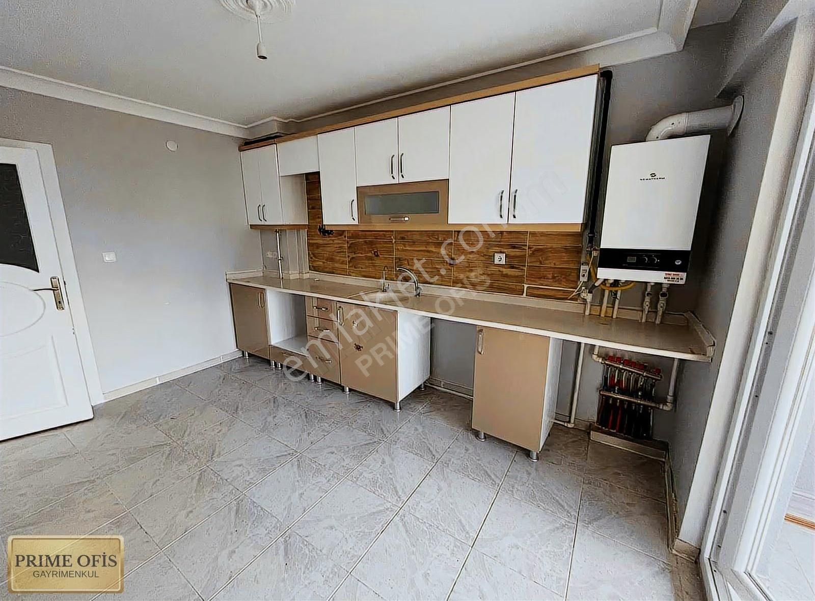 Feridun Çelik'te Yeni Binada Ebeveyn Banyolu Teras Balkonlu 3+1