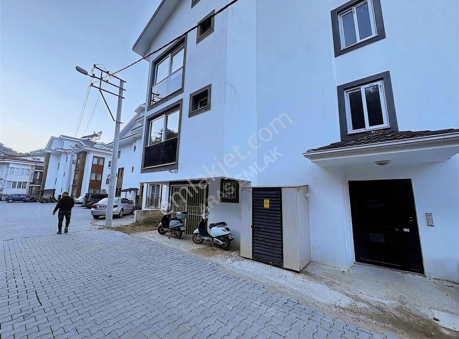 Aras'dan Patlangıçta Harika Manzaralı Geniş Ve Ferah 2+1 Daire - Görsel 24