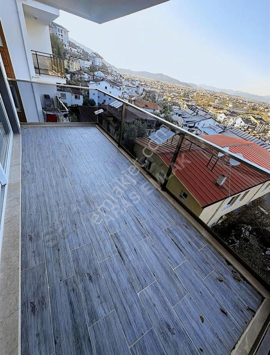 Aras'dan Patlangıçta Harika Manzaralı Geniş Ve Ferah 2+1 Daire - Görsel 4