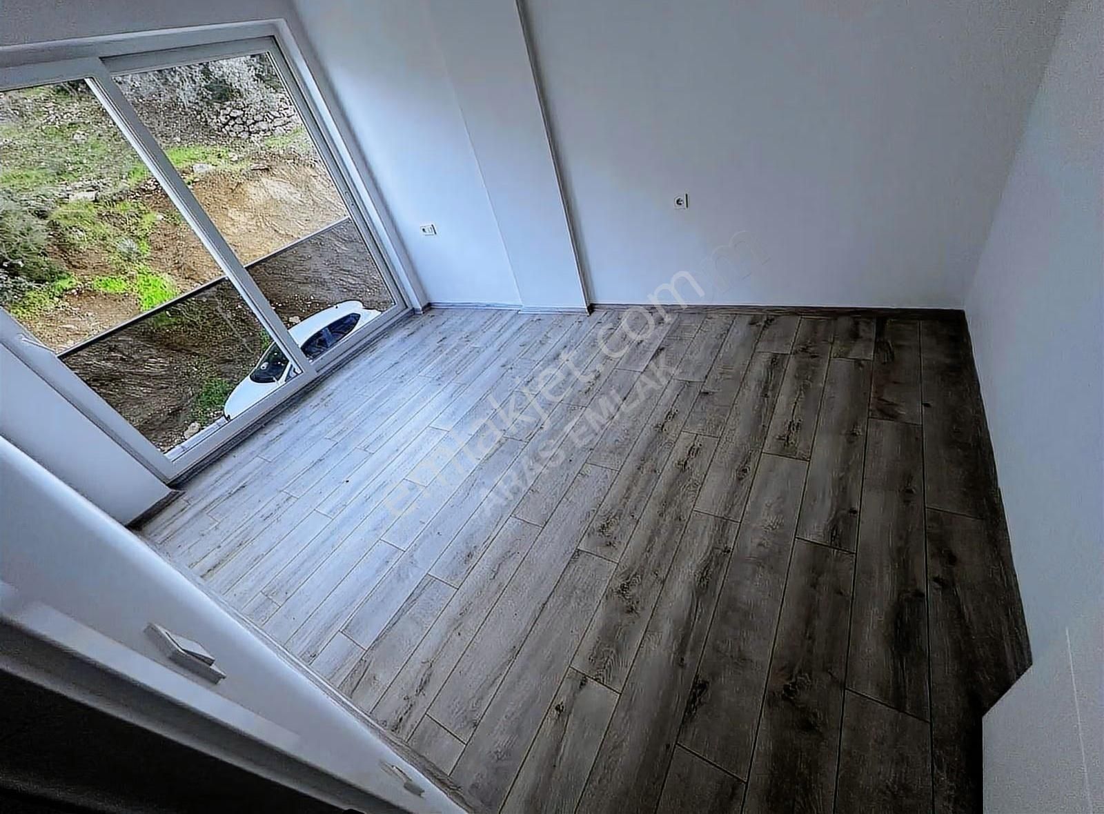 Aras'dan Patlangıçta Harika Manzaralı Geniş Ve Ferah 2+1 Daire - Görsel 7