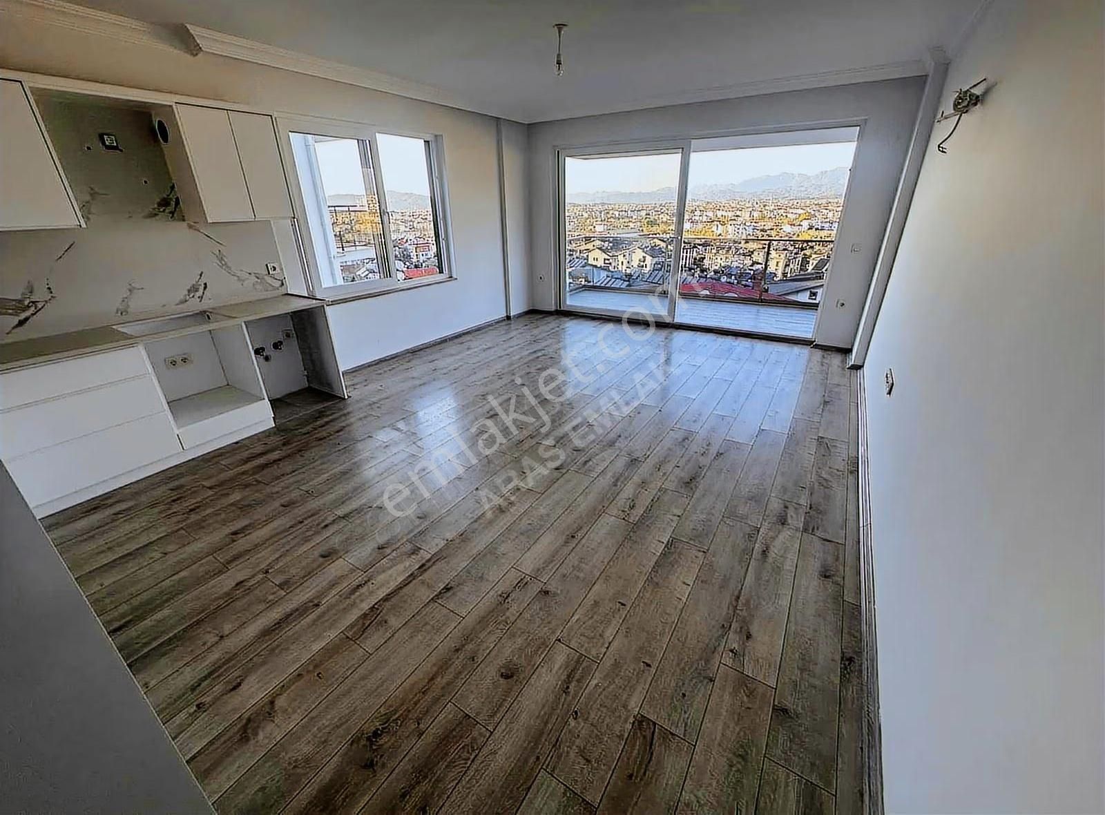 Aras'dan Patlangıçta Harika Manzaralı Geniş Ve Ferah 2+1 Daire - Görsel 15