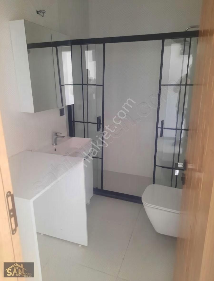 Urla Merkezde Kiralık 1+1 Daire - Görsel 3