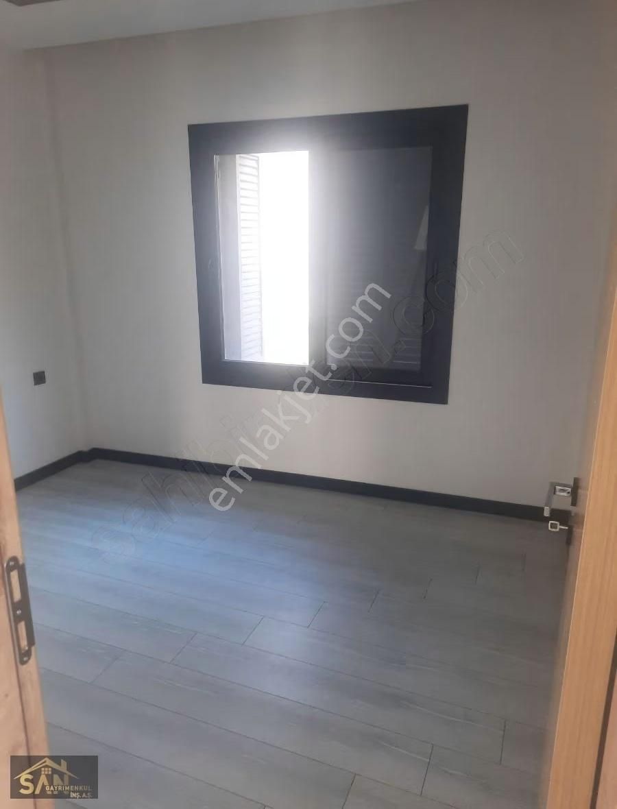 Urla Merkezde Kiralık 1+1 Daire