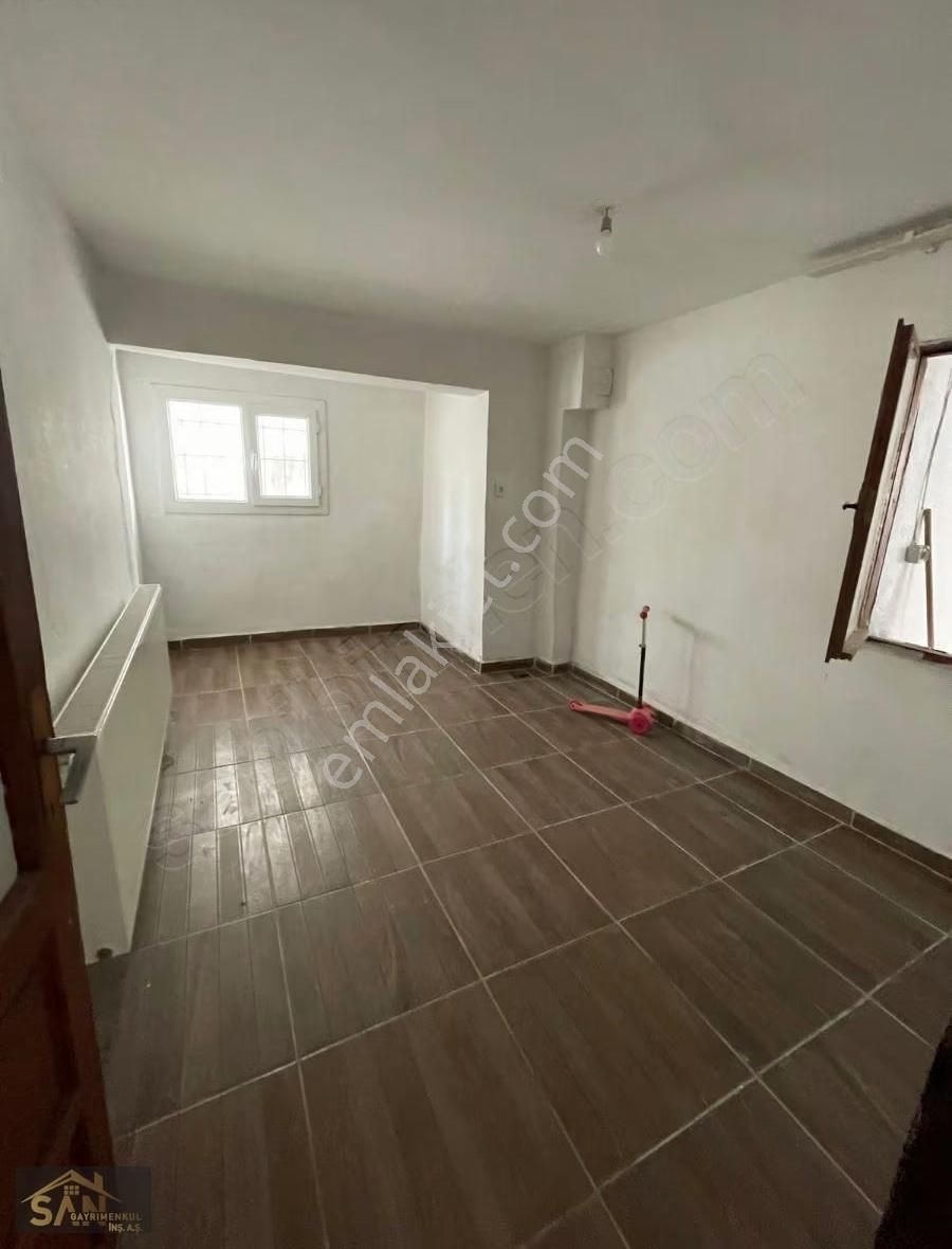 Urla Merkezde Kiralık Daire - Görsel 2