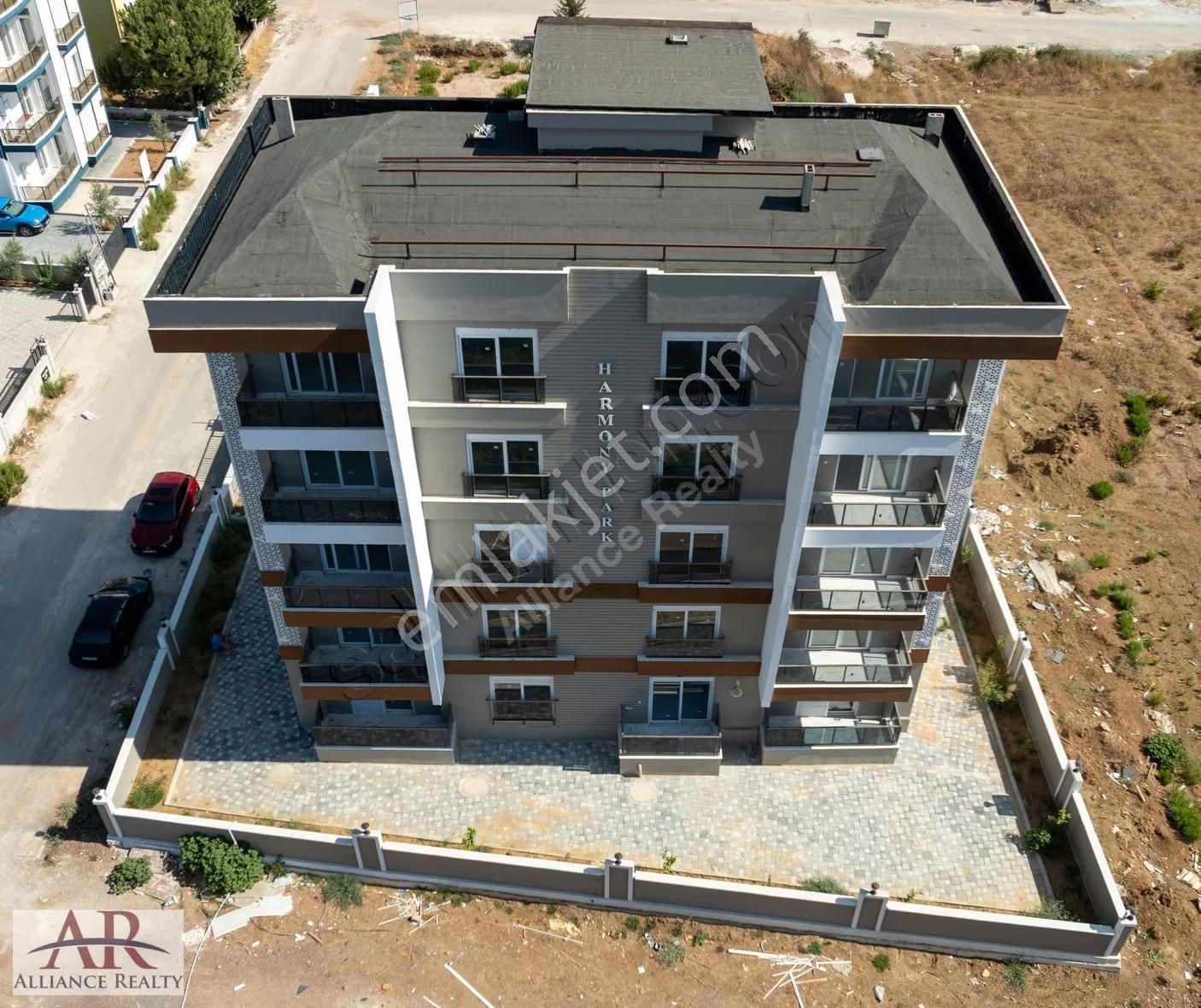 Bahçeyaka'da Yeni Bina 1+1 Giriş Kat Doğalgaz+panjur+havuz - Görsel 15