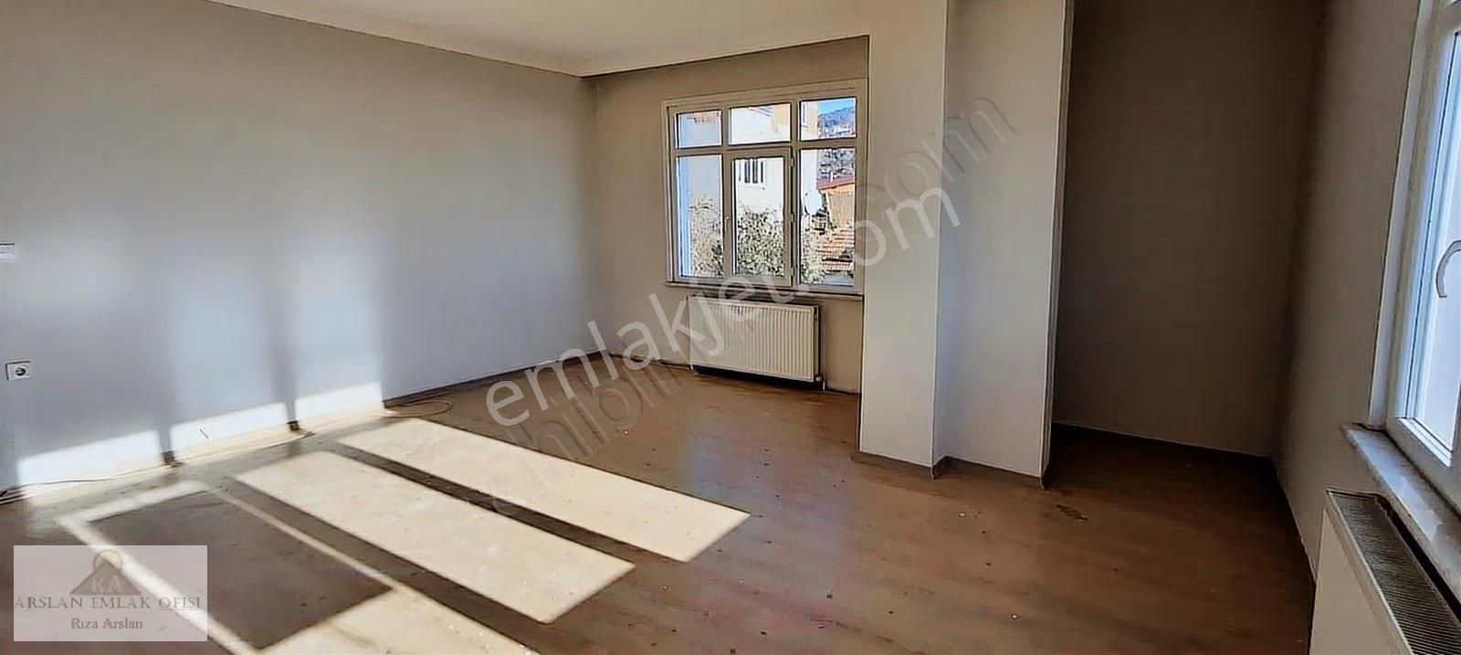 Arslan Emlakta Gülensuda Minibüs Yoluna Cephe Kiralık 3+1 Daire - Görsel 6