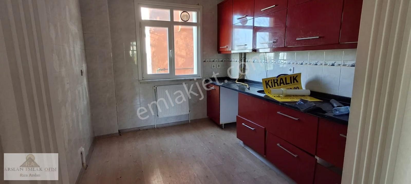 Arslan Emlakta Gülensuda Minibüs Yoluna Cephe Kiralık 3+1 Daire - Görsel 11