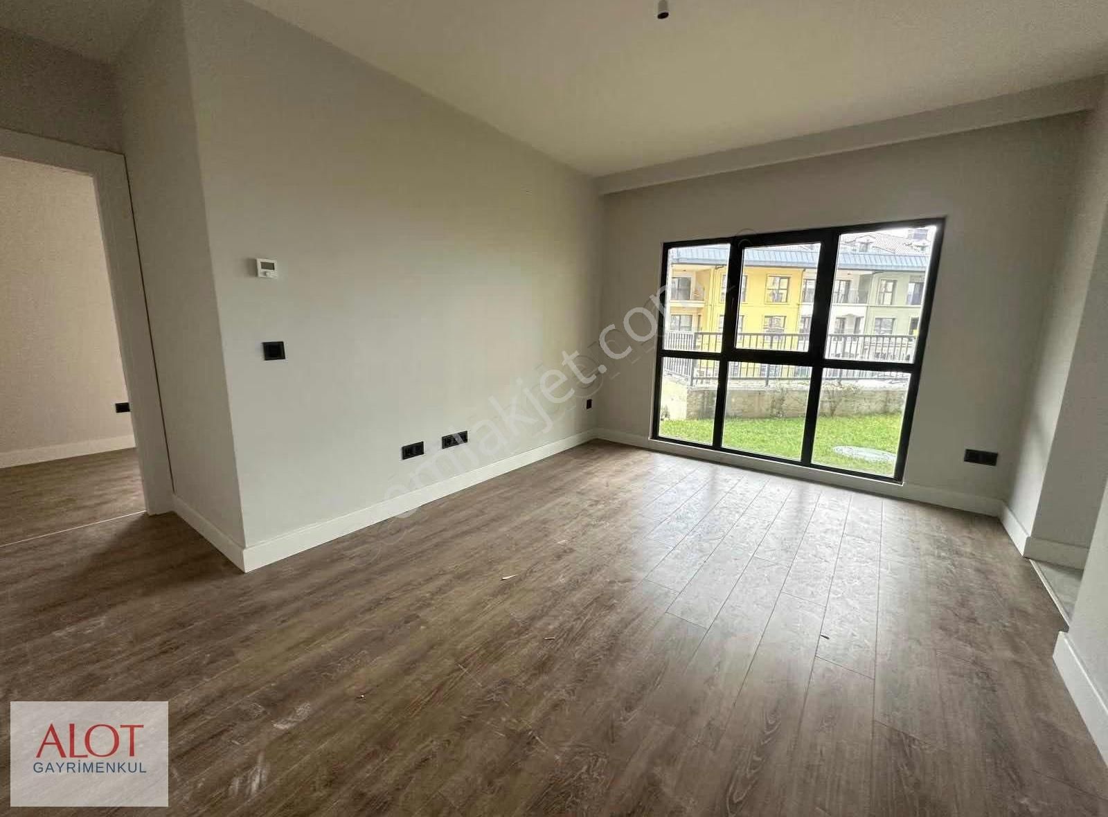 Üsküdar Çamlıca Emlak Konut 1+1 Satılık Daire